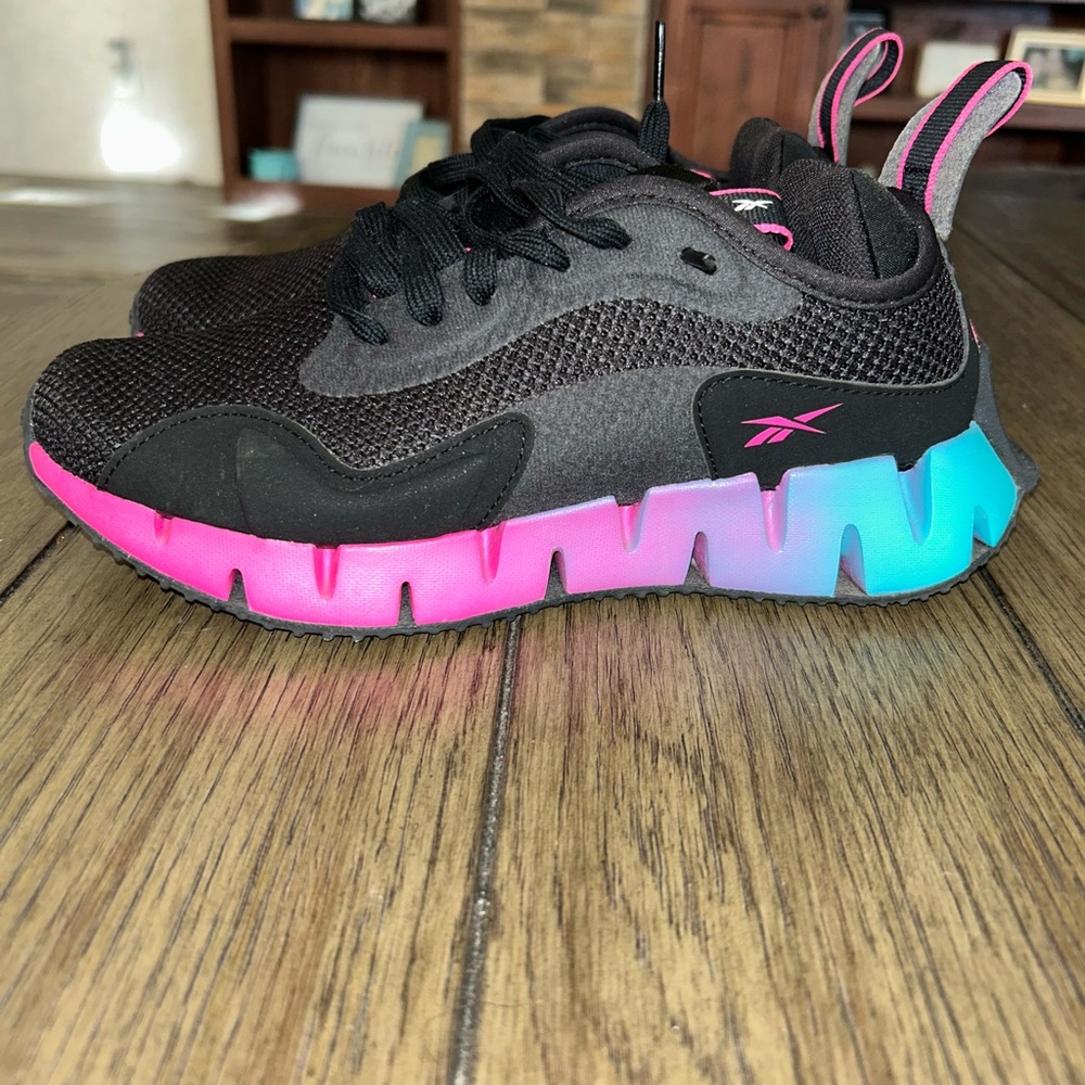 EUC👟🤩👟Women’s Reebok Zig Dynamica Women's Running Shoe Size 6.5 True to Size